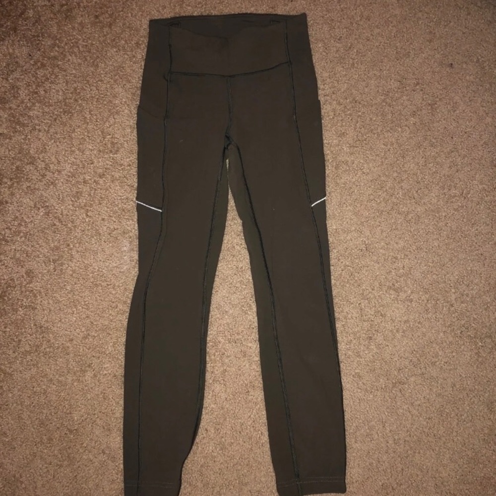 Army green lulu lemon leggings